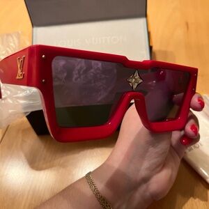 NEW! Super Rare Louis Vuitton Red Soho Exclusive 2021 Cyclone Sunglasses